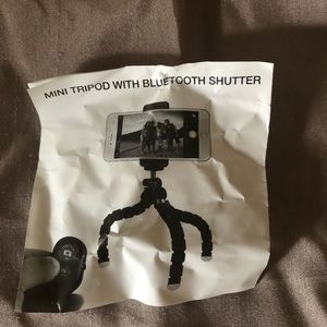 MINI TRIPOD WITH BLUETOOTH SHUTTER "New in Box"